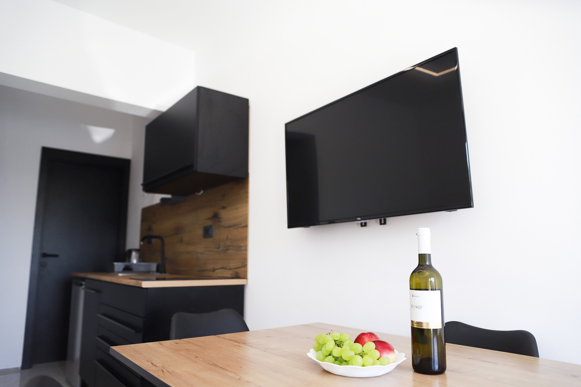 One-Bedroom Apartment loading=