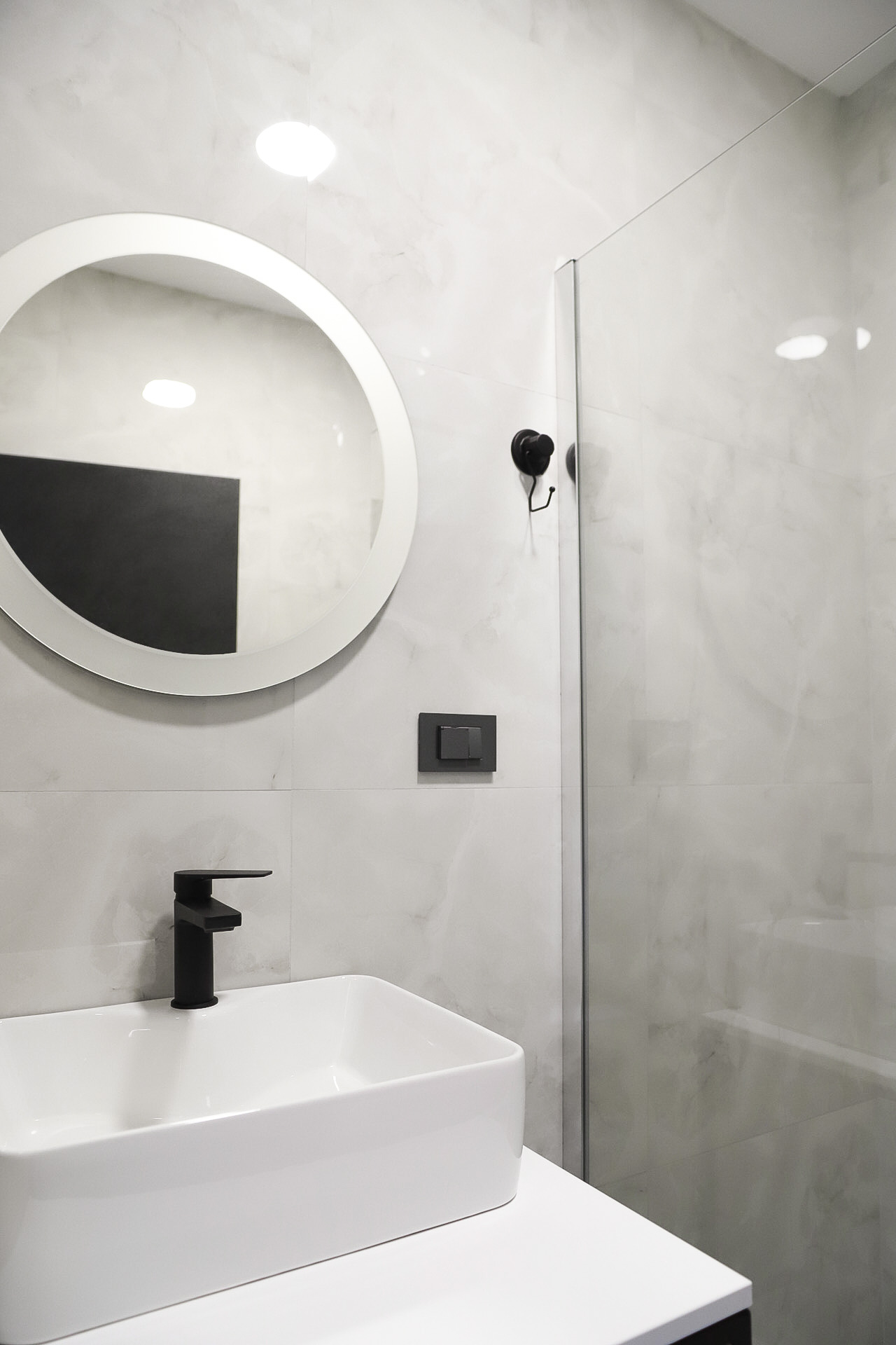 One-Bedroom Apartment loading=