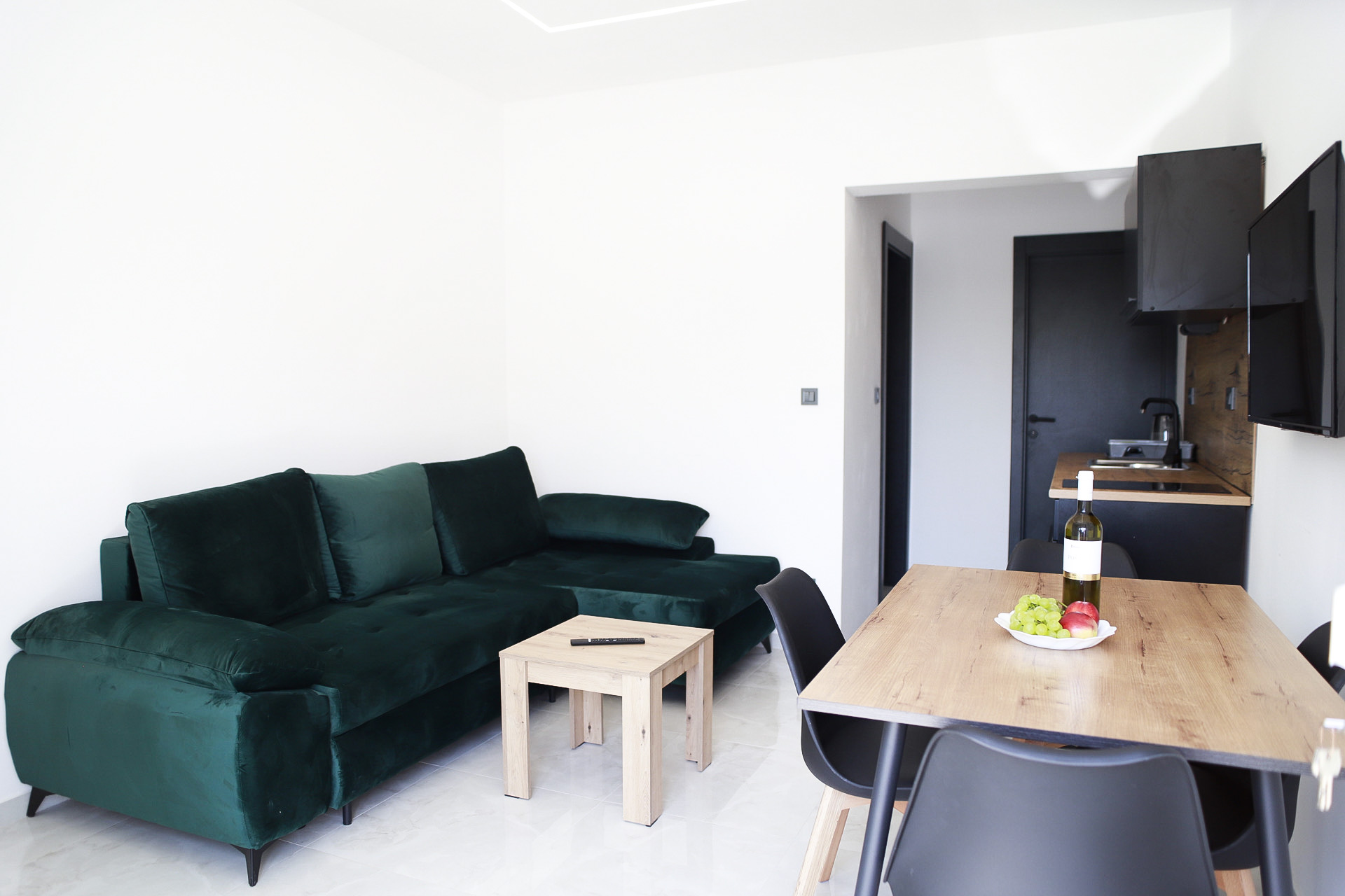 One-Bedroom Apartment loading=