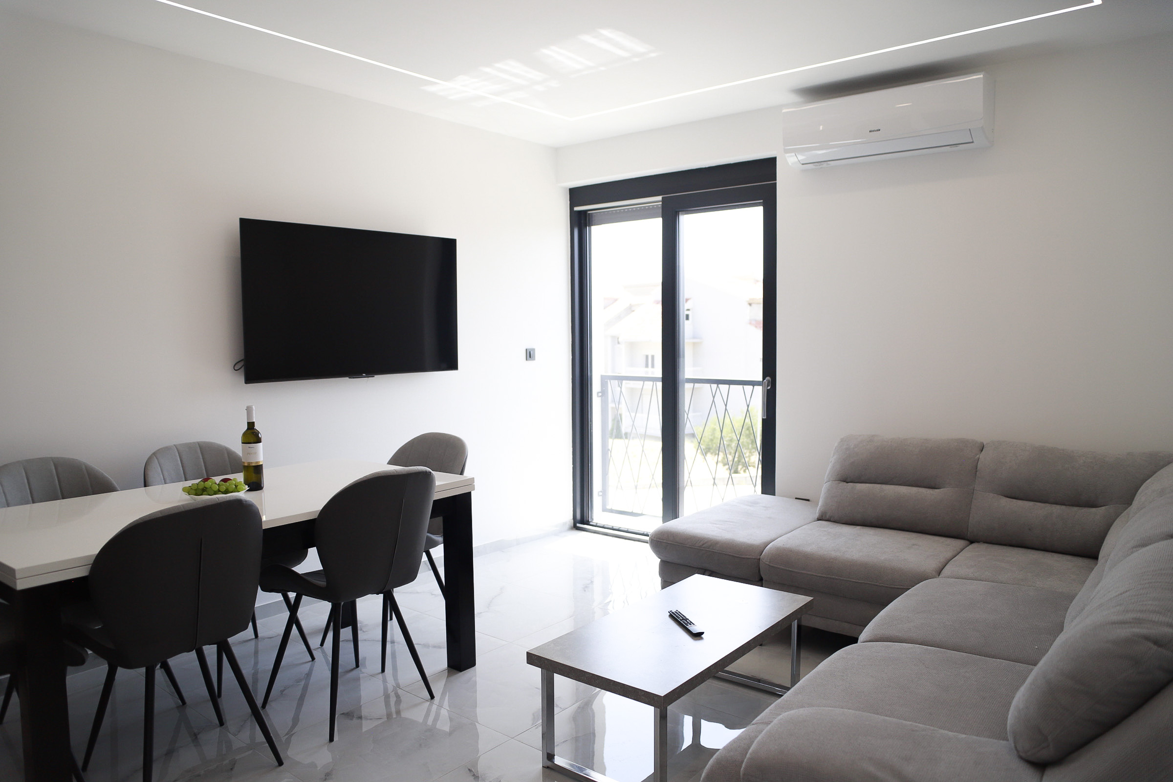 Apartment with Terrace loading=