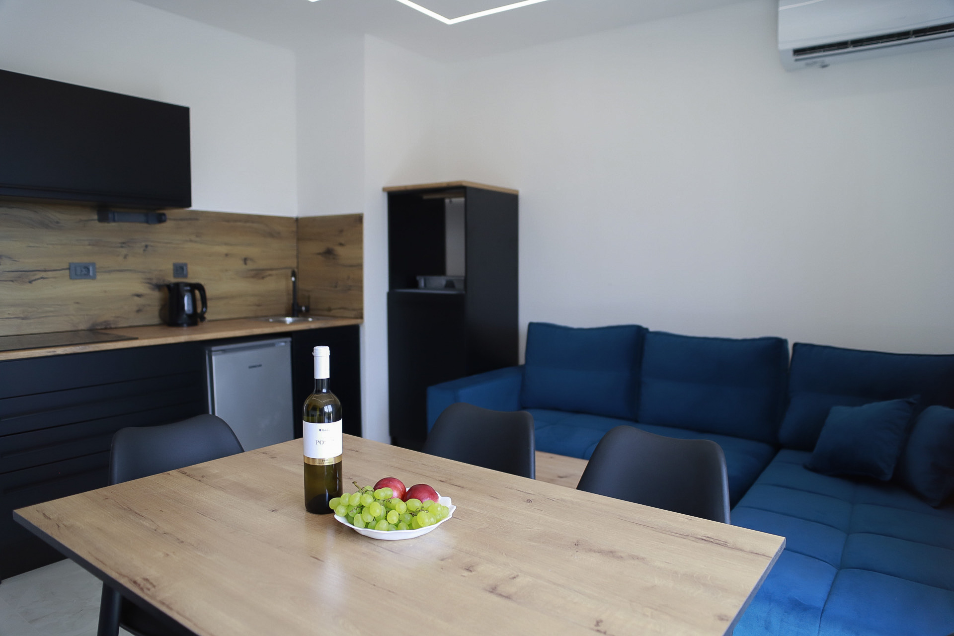 Superior Apartment loading=