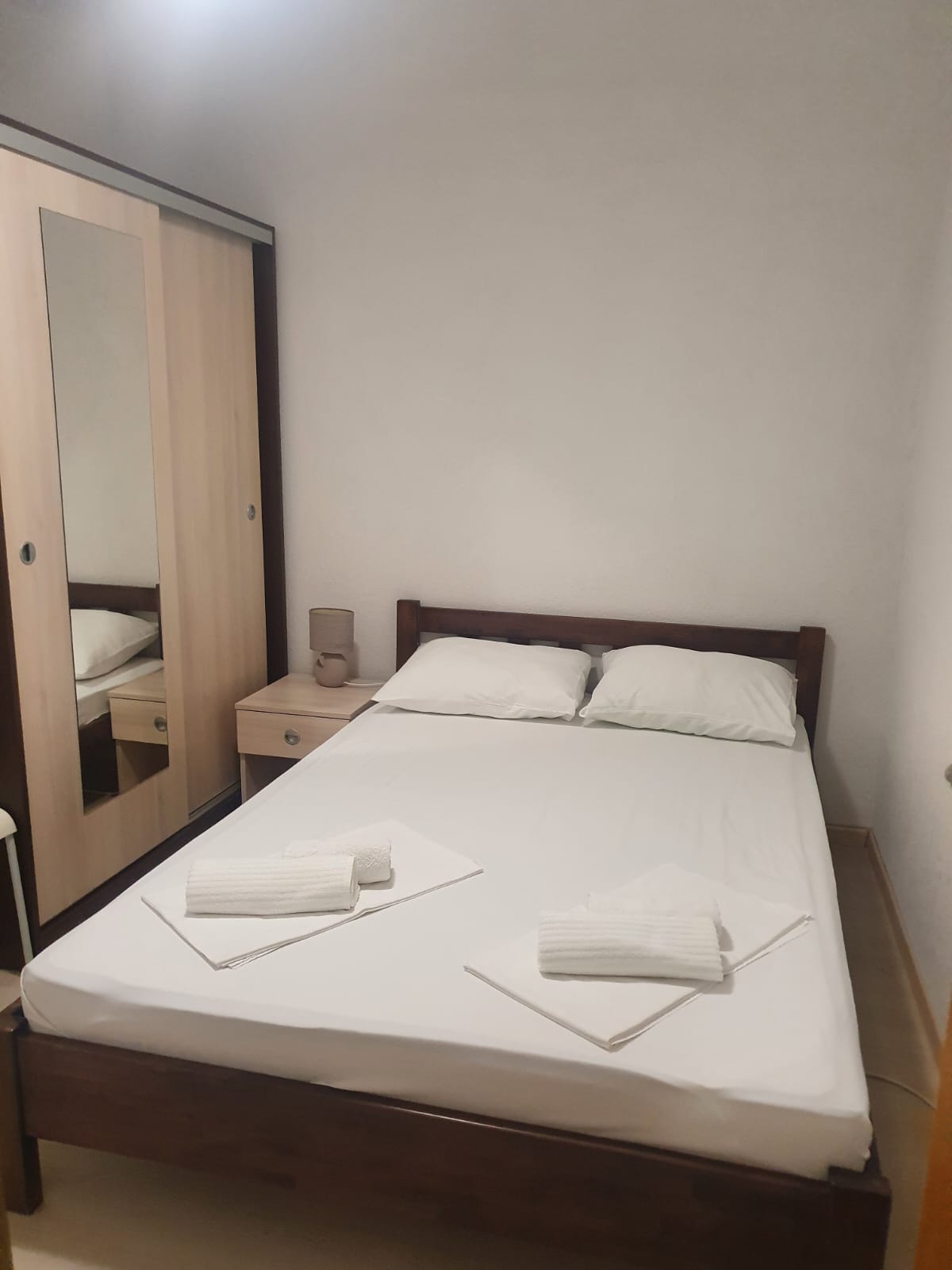 Apartment 1 loading=