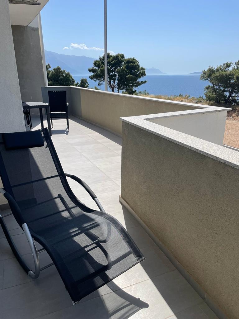 Apartment 1 loading=