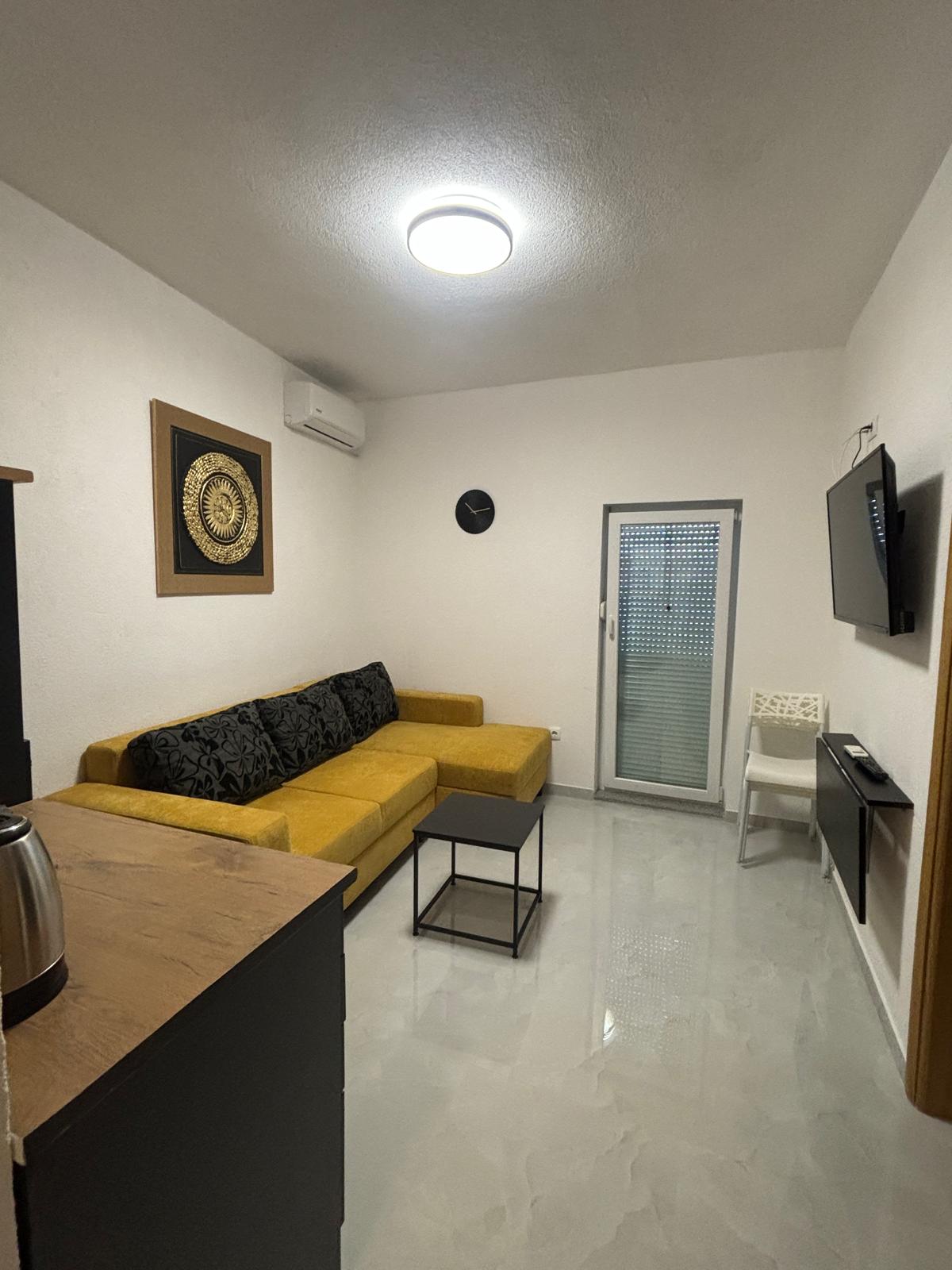 Apartment 1 loading=