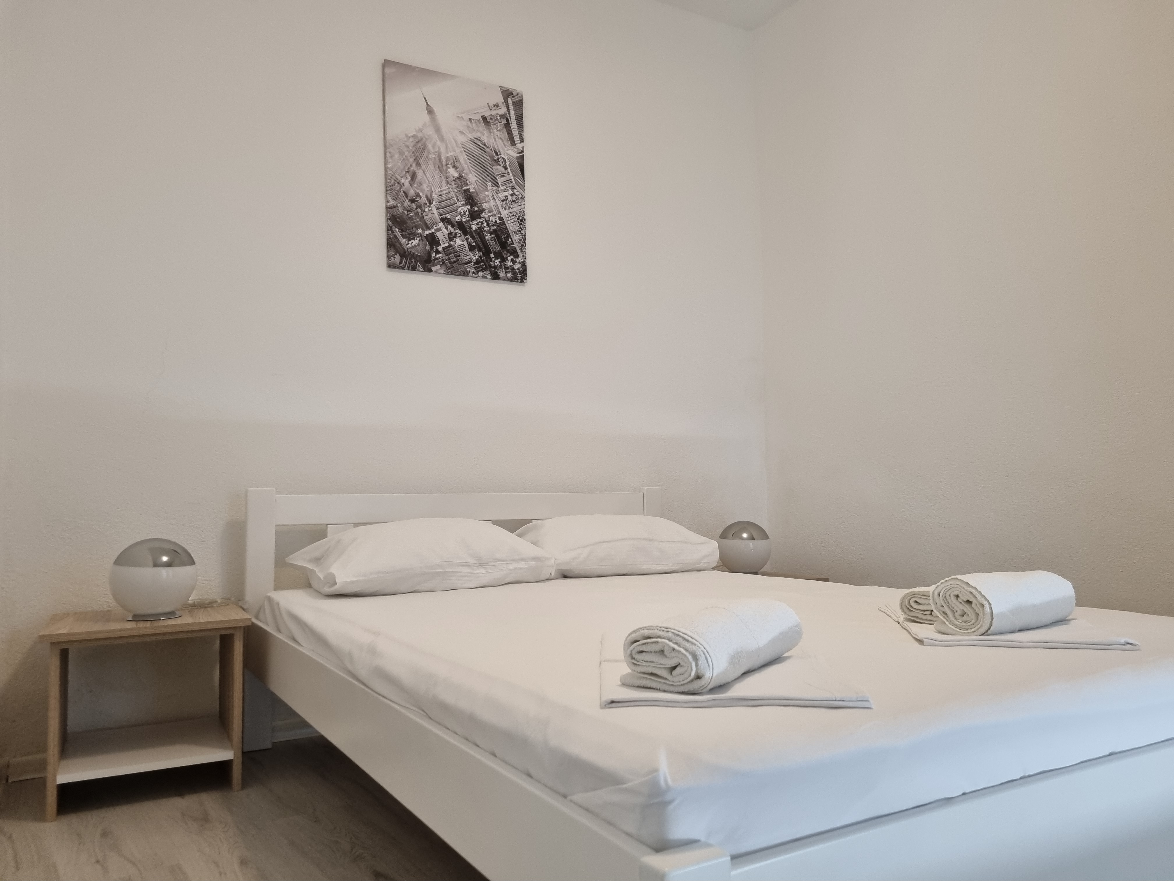 Apartment 4 loading=