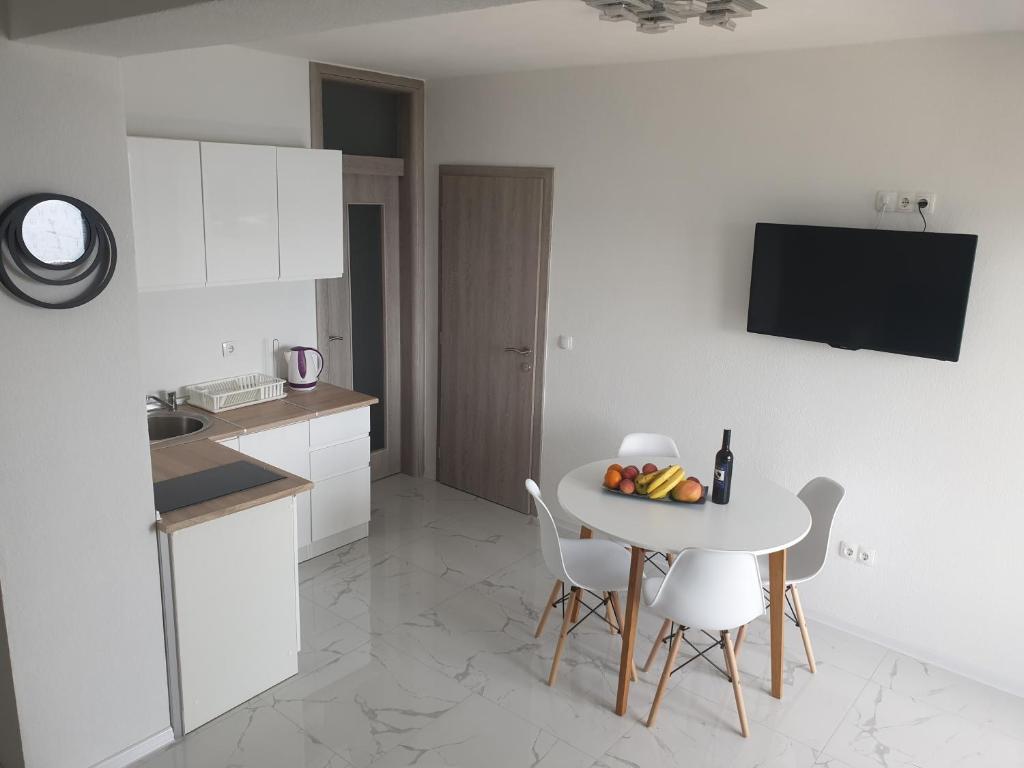 Apartment 5 loading=