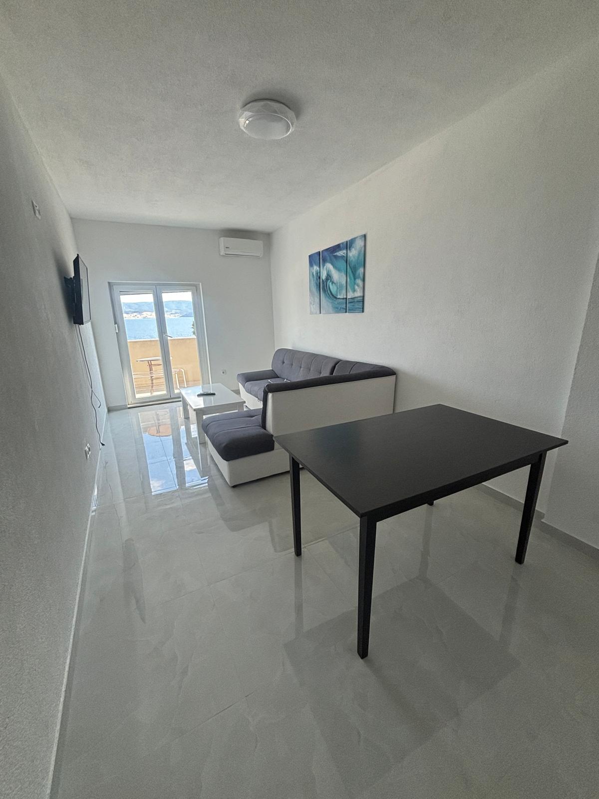 Apartment 2 loading=