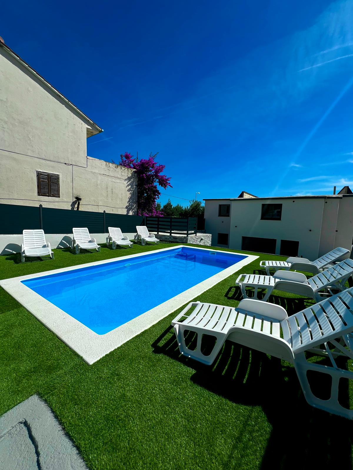 Villa Paradise loading=