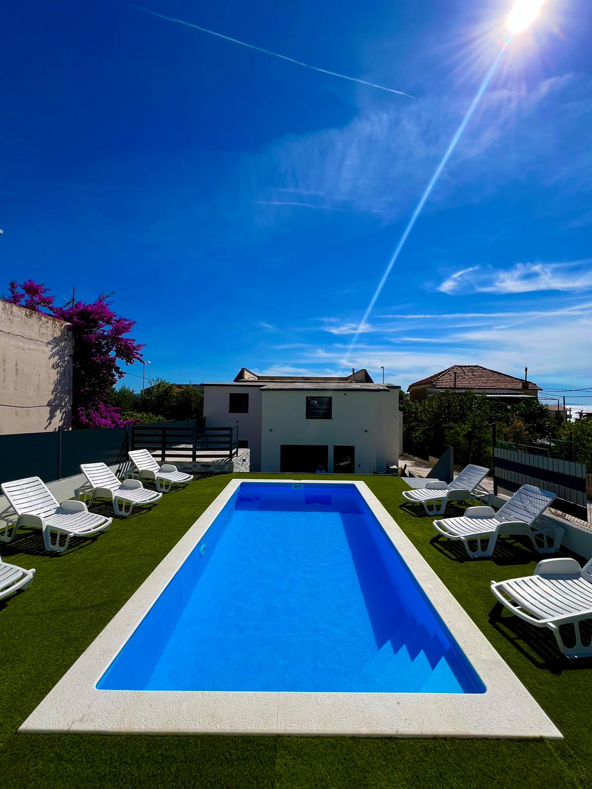 Villa Paradise loading=